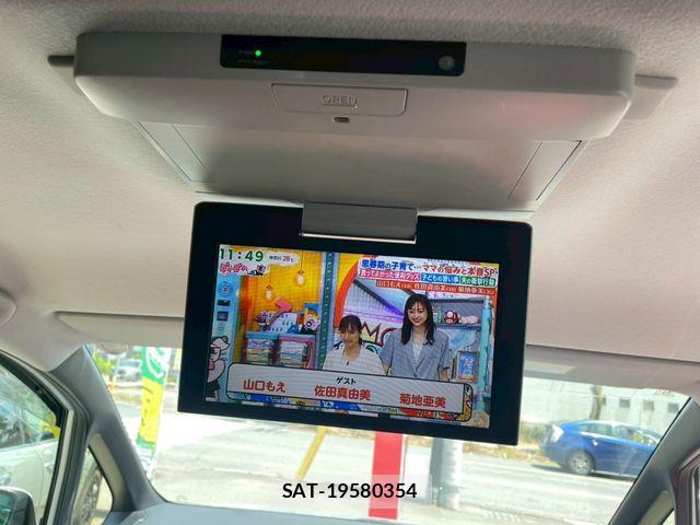 Toyota VOXY 2015-12 7217146-14