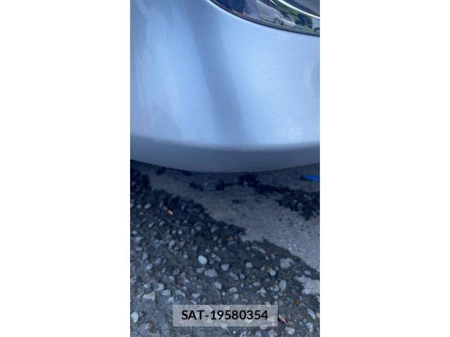 Toyota VOXY 2015-12 7217146-16