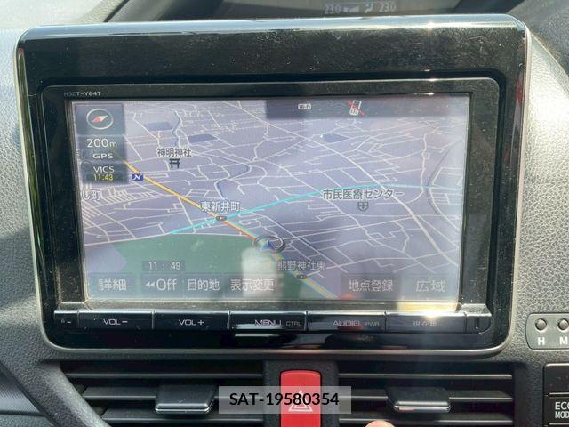 Toyota VOXY 2015-12 7217146-7