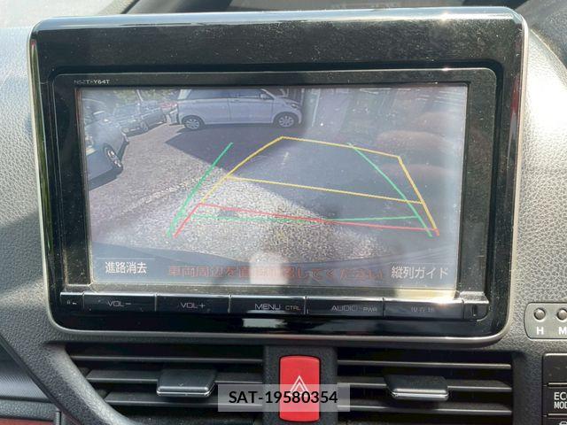 Toyota VOXY 2015-12 7217146-8