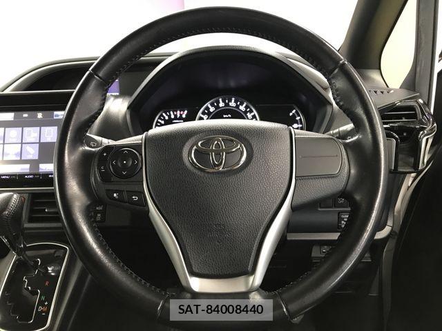 Toyota VOXY 2015-10 7226887-21