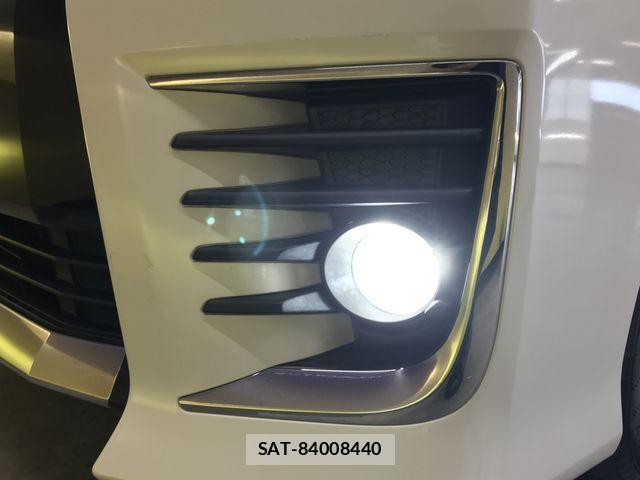 Toyota VOXY 2015-10 7226887-26