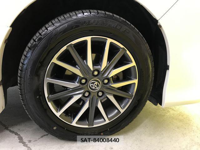 Toyota VOXY 2015-10 7226887-27