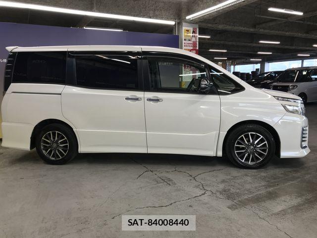 Toyota VOXY 2015-10 7226887-2