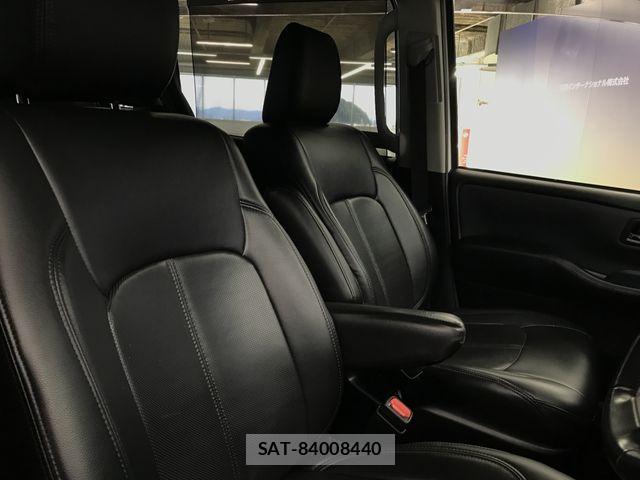 Toyota VOXY 2015-10 7226887-6