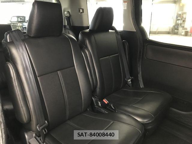 Toyota VOXY 2015-10 7226887-8