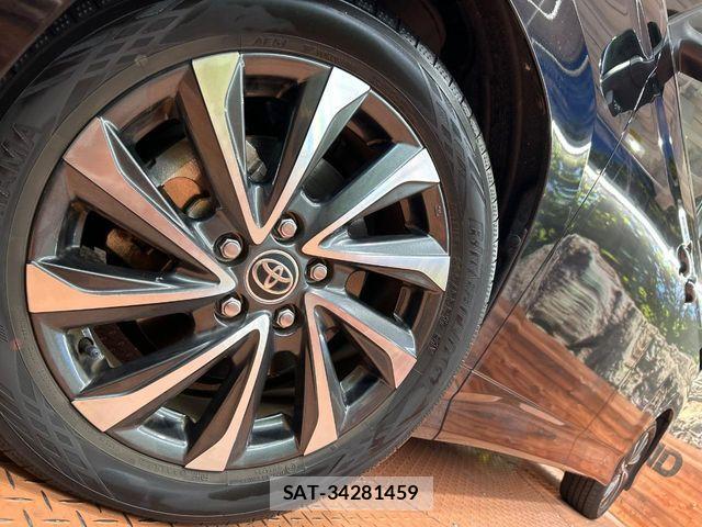 Toyota VOXY 2023-07 7226983-13