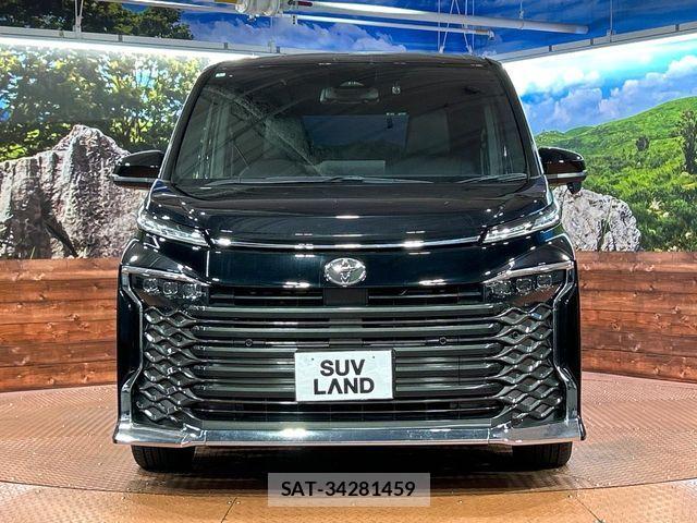 Toyota VOXY 2023-07 7226983-14