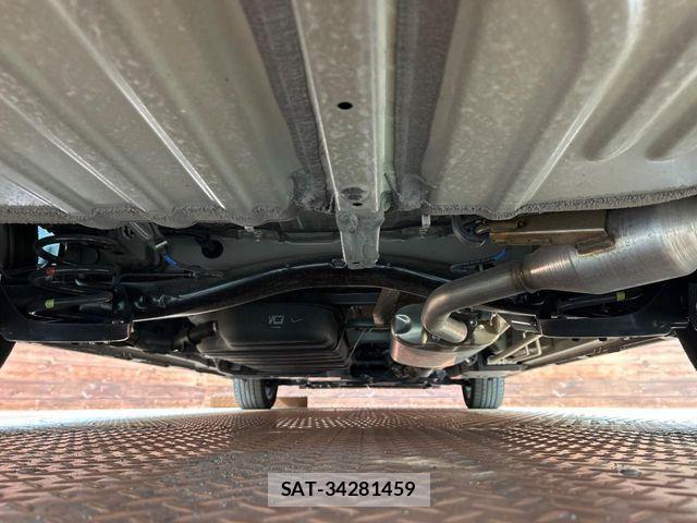 Toyota VOXY 2023-07 7226983-18