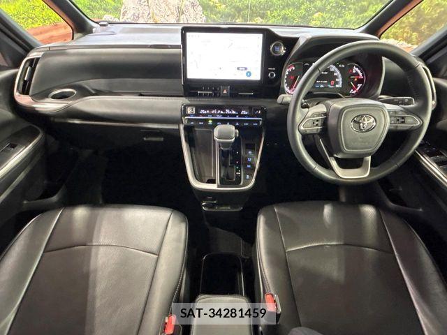 Toyota VOXY 2023-07 7226983-1