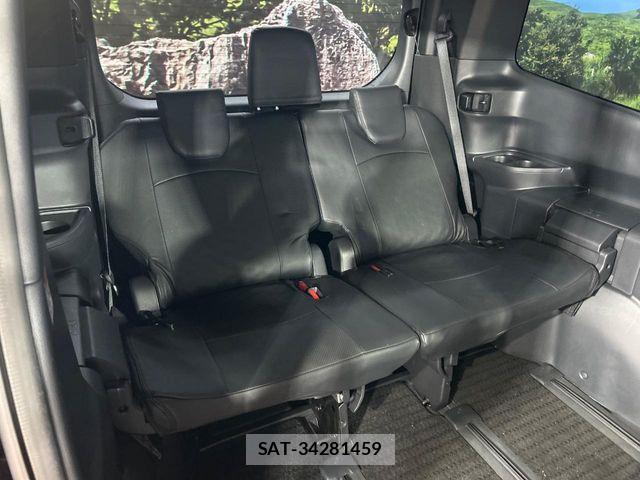 Toyota VOXY 2023-07 7226983-8