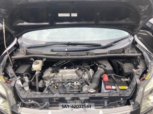 Toyota VOXY 2013-11 7226870-10