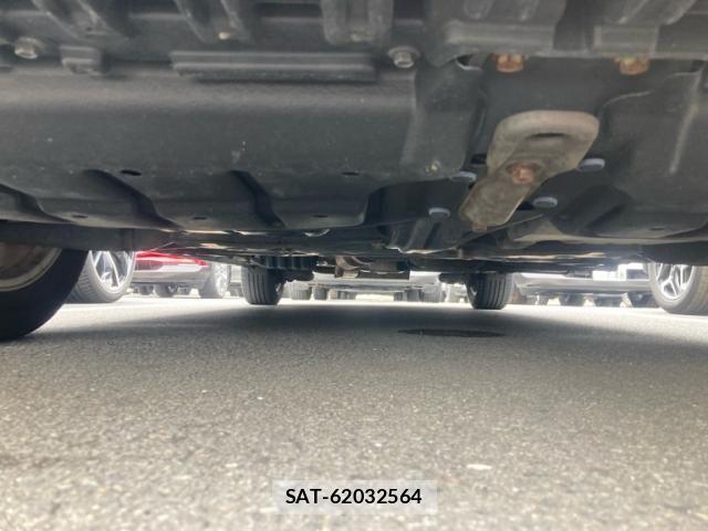 Toyota VOXY 2013-11 7226870-3