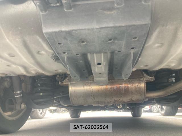 Toyota VOXY 2013-11 7226870-8