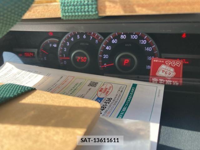 Toyota VOXY 2012-03 7226865-13