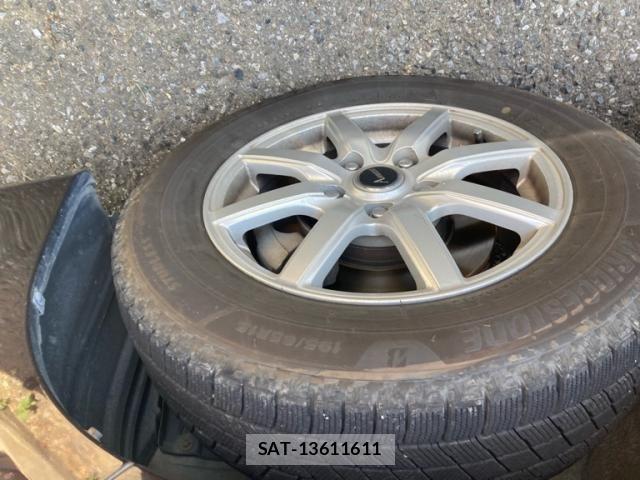 Toyota VOXY 2012-03 7226865-2