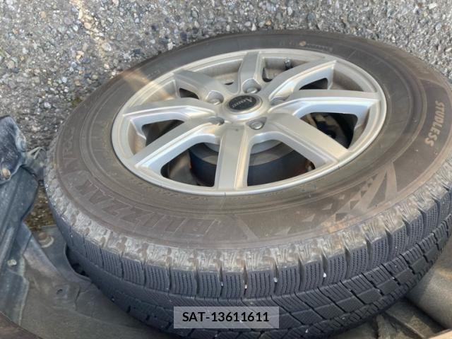 Toyota VOXY 2012-03 7226865-4