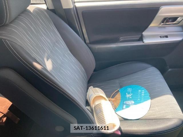 Toyota VOXY 2012-03 7226865-7