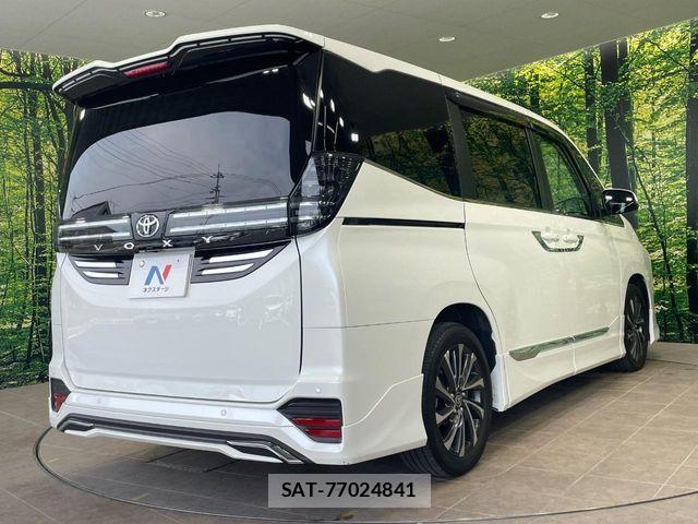 Toyota VOXY 2023-10 7226988-16