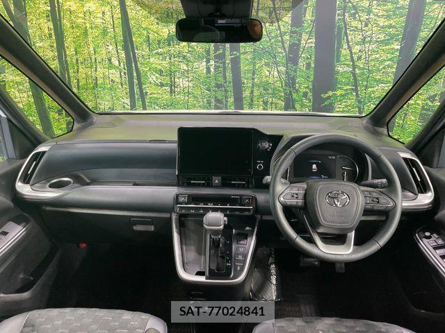 Toyota VOXY 2023-10 7226988-1