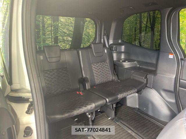 Toyota VOXY 2023-10 7226988-8