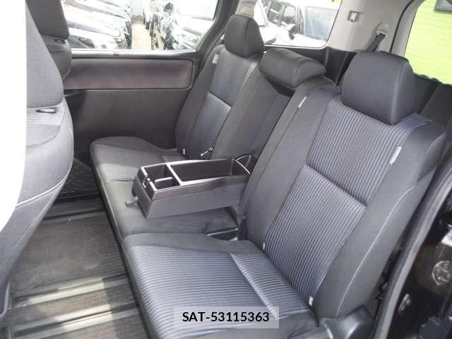 Toyota VOXY 2017-06 7226906-14