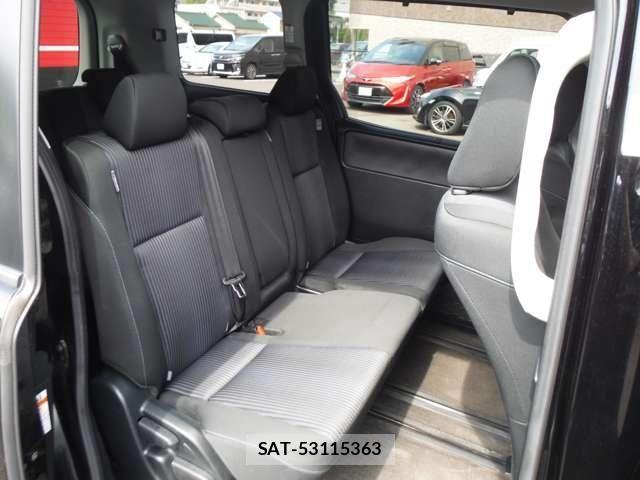 Toyota VOXY 2017-06 7226906-16