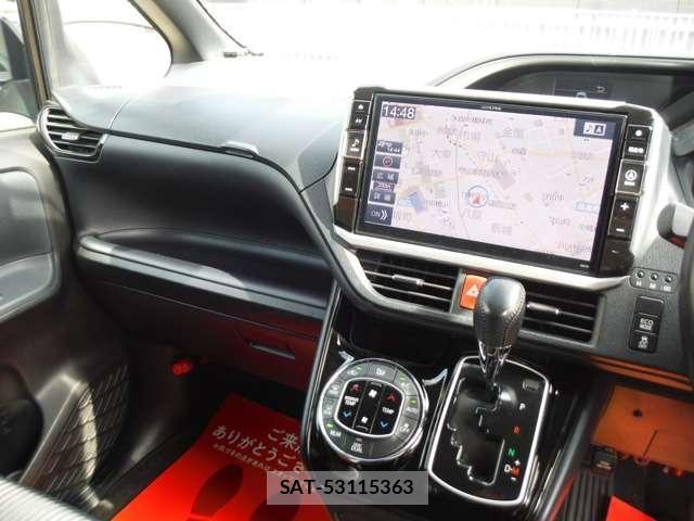 Toyota VOXY 2017-06 7226906-21