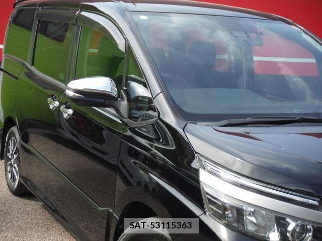 Toyota VOXY 2017-06 7226906-2