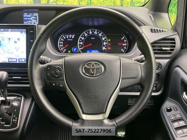 Toyota VOXY 2016-03 7226893-11