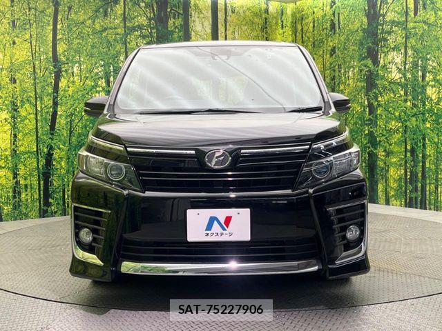 Toyota VOXY 2016-03 7226893-14