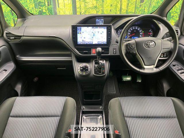 Toyota VOXY 2016-03 7226893-1