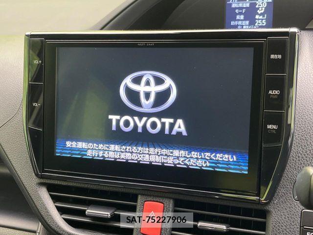 Toyota VOXY 2016-03 7226893-3