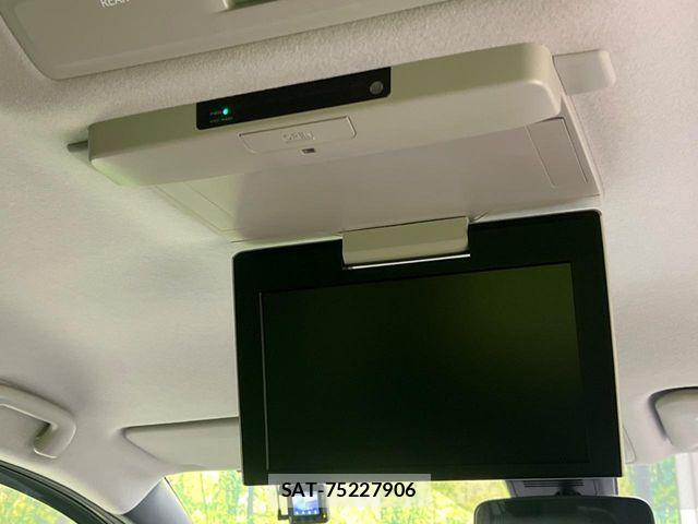 Toyota VOXY 2016-03 7226893-4