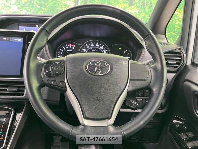 Toyota VOXY 2021-09 7226963-11