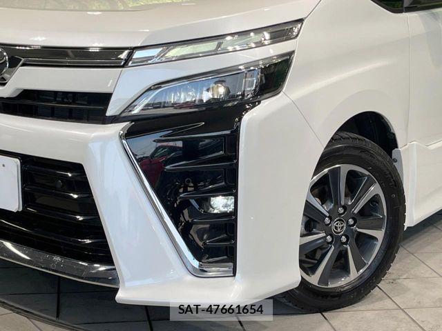 Toyota VOXY 2021-09 7226963-12