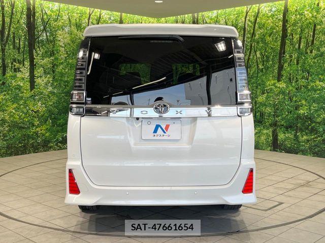Toyota VOXY 2021-09 7226963-15