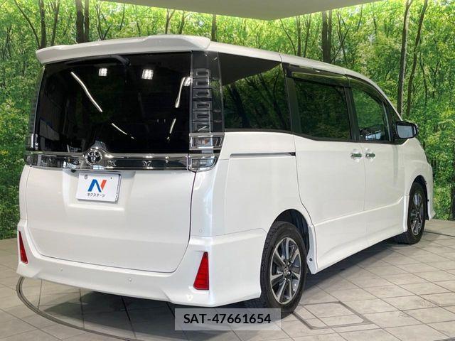 Toyota VOXY 2021-09 7226963-17