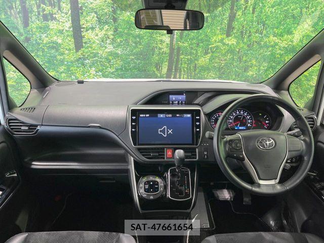 Toyota VOXY 2021-09 7226963-1