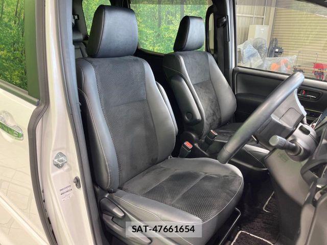 Toyota VOXY 2021-09 7226963-7