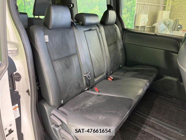 Toyota VOXY 2021-09 7226963-8