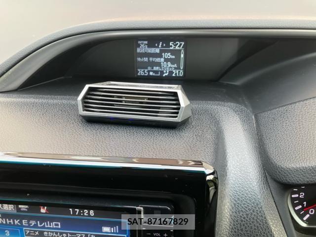 Toyota VOXY 2015-08 7226883-22