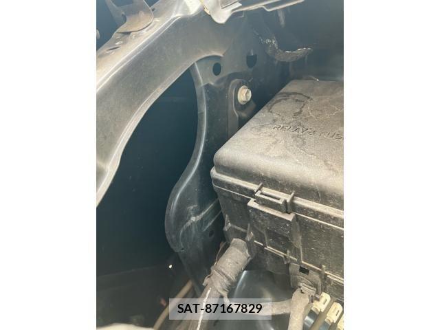 Toyota VOXY 2015-08 7226883-28