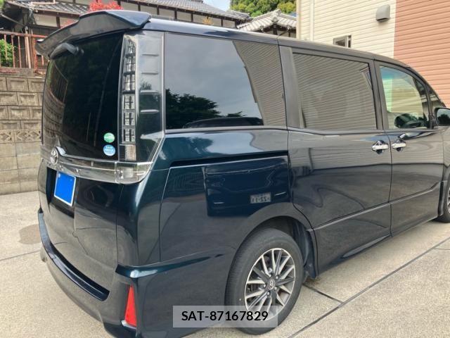 Toyota VOXY 2015-08 7226883-5