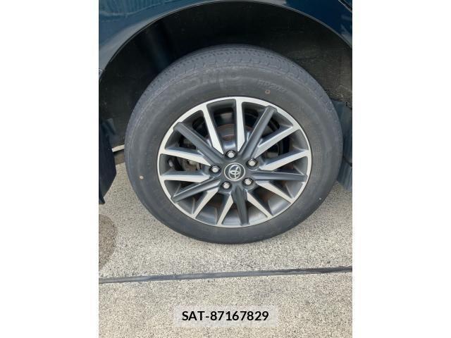 Toyota VOXY 2015-08 7226883-7