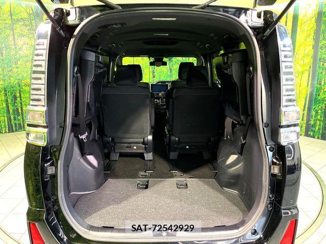 Toyota VOXY 2020-08 7226944-9