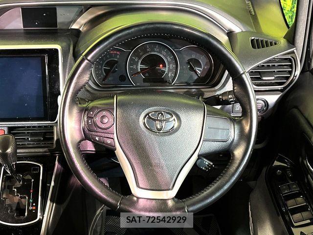 Toyota VOXY 2020-08 7226944-10