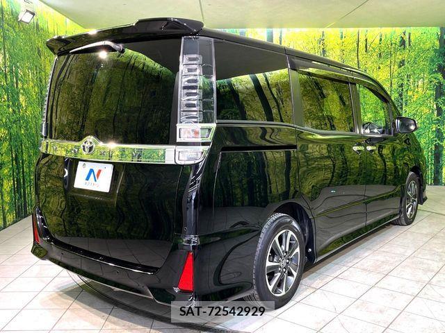 Toyota VOXY 2020-08 7226944-16