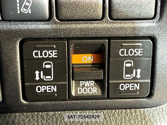 Toyota VOXY 2020-08 7226944-4