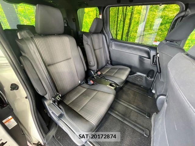 Toyota VOXY 2020-03 7226940-9